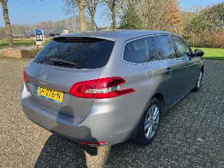 Peugeot 308 1.6 BluedHdi Pack picture 3