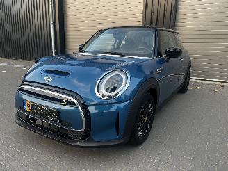 uszkodzony samochody osobowe Mini Electric Business Edition 33kWh NAVI / CRUISE / PDC 2022/9
