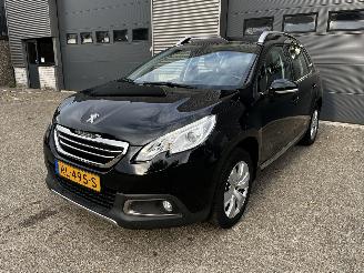 Voiture accidenté Peugeot 2008 1.2 Puretech AUTOMAAT / CLIMA / CRUISE 2016/6