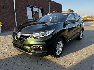 damaged passenger cars Renault Kadjar 1.3Tce AUTOMAAT / NAVI / CRUISE / CAMERA 2020/8