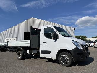 skadebil bedrijf Nissan Interstar 35 2.3 dCi Kipper Navi Airco 2023/6