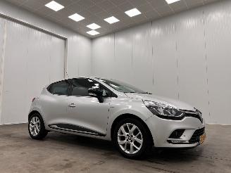 krockskadad bil auto Renault Clio 0.9 TCe Limited Navi Airco 2019/7
