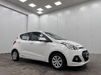 Damaged car Hyundai I-10 1.0i Go! 5-drs Navi Airco 2014/6