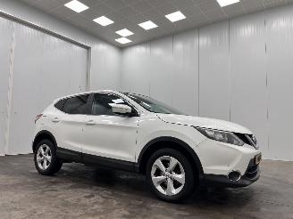 damaged passenger cars Nissan Qashqai 1.2 Edition Panoramadak Navi Clima 2014/4