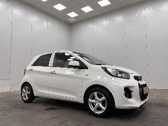 skadebil auto Kia Picanto 1.0 CVVT ComfortPlusLine Navigator Airco 2016/8