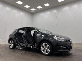 damaged passenger cars Opel Astra 1.4 Turbo Edition 5-drs Airco 2013/9