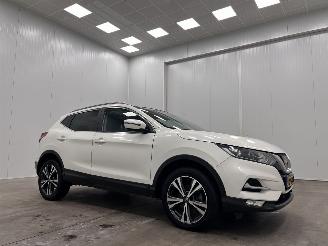 damaged passenger cars Nissan Qashqai 1.2i Panoramadak Navi Clima 2018/2