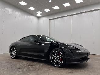 Damaged car Porsche Taycan 4S Performance Panoramadak 2021/1