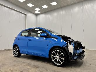 damaged passenger cars Peugeot 108 1.0 e-VTi Active 5-drs Airco 2016/4