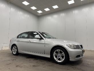 Damaged car BMW 3-serie 318i Navi Airco 2006/3