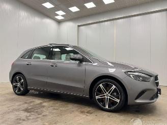 Auto incidentate Mercedes B-klasse 180 Luxury Line Panoramadak Navi clima 2024/1
