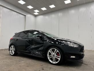 Voiture accidenté Ford Focus 2.0 ST 5-drs Navi Clima 2017/6