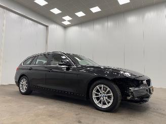 Coche accidentado BMW 3-serie Touring 318d Autom. Navi Clima 2014/10