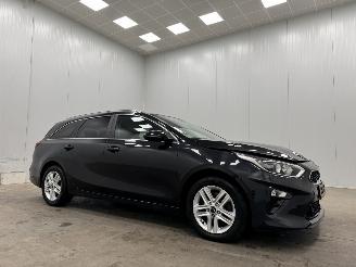 damaged passenger cars Kia Ceed Sportswagon 1.6 CRDi DynamicPlusLine Navi Clima 2020/6
