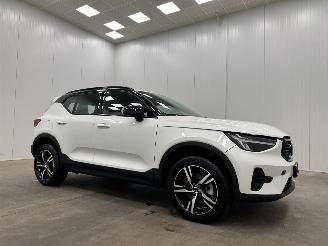 Unfallwagen Volvo XC40 2.0 B4 Autom. Plus Dark Navi Clima 2025/12