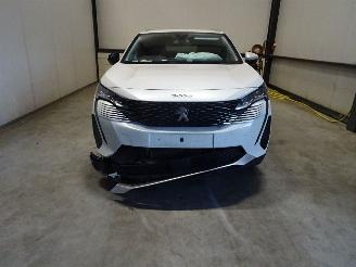 demontáž osobní automobily Peugeot 3008 1.5 HDI 2021/10