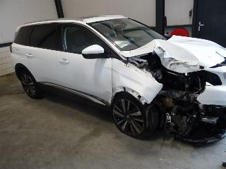 Peugeot 5008 1.2 THP picture 3