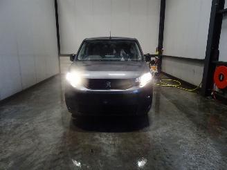 Dezmembrări autoturisme Peugeot Partner 1.5 HDI 2021/3