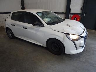 Démontage voiture Peugeot 208 1.2VTI 2021/2