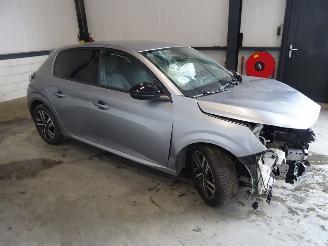 Salvage car Peugeot 208 1.2 THP 2023/11