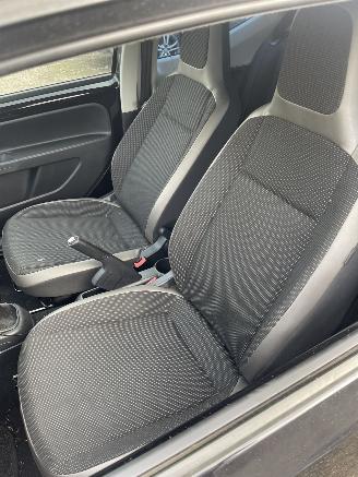 Volkswagen Up! 1.0 MPI picture 6