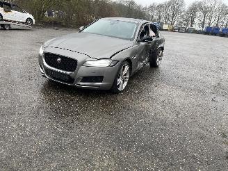 Salvage car Jaguar XF 3.0d portfolio 2018/1