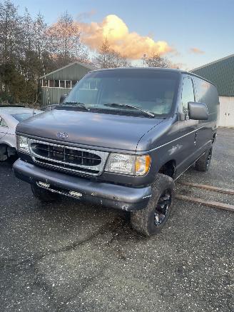 Coche siniestrado Ford USA  E250 5.4 V8 1997/1