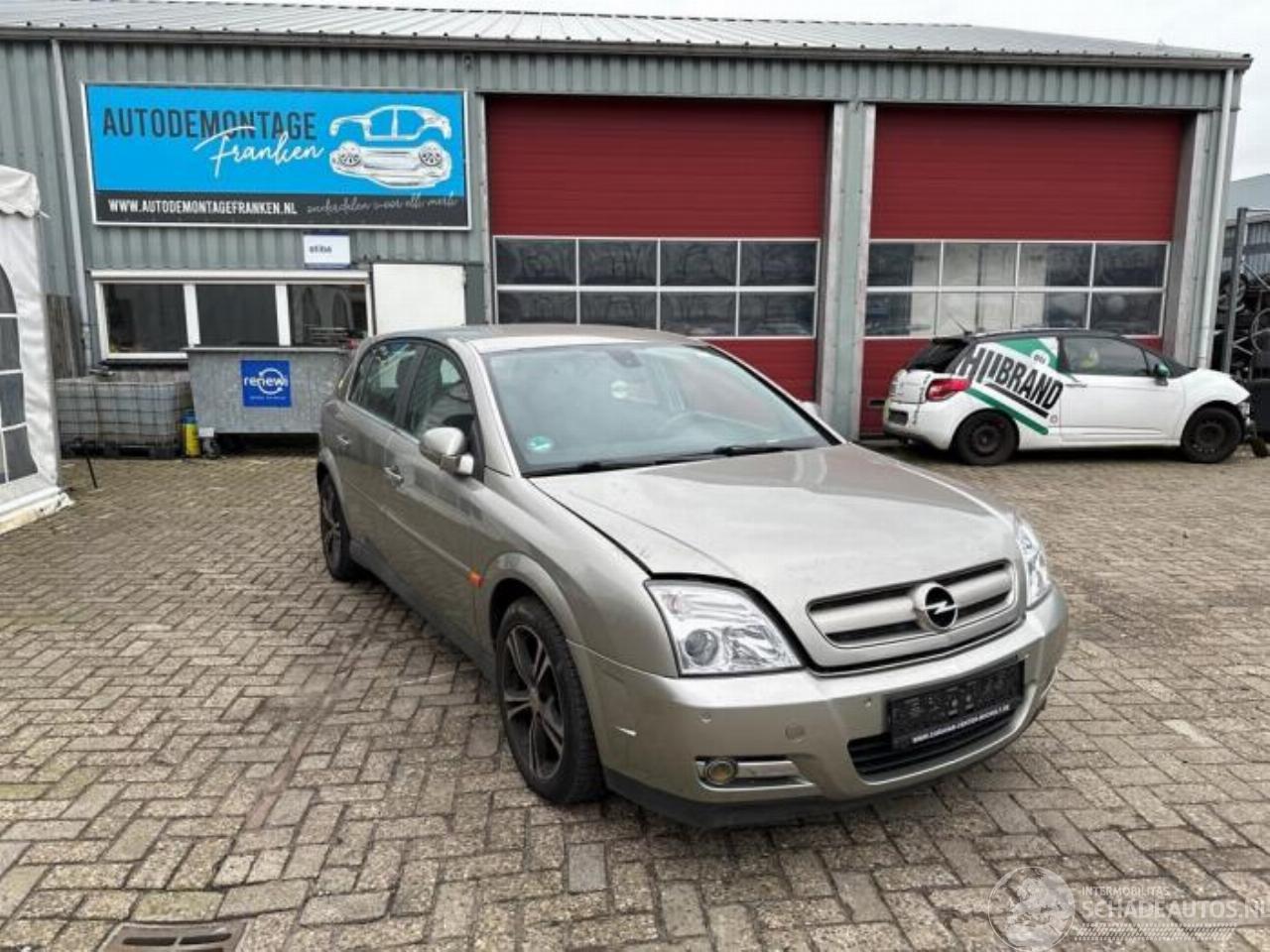 Opel Signum Signum (F48), Hatchback 5-drs, 2003 / 2008 2.2 Direct 16V