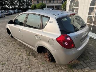 Kia Cee d Cee'd (EDB5), Hatchback 5-drs, 2006 / 2012 1.6 CVVT 16V picture 5