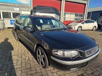 Dezmembrări autoturisme Volvo V-70 V70 (SW), Combi, 1999 / 2008 2.4 T 20V 2002/6