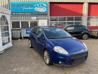 Vrakbiler auto Fiat Grande Punto Grande Punto (199), Hatchback, 2005 1.4 16V 2006/5