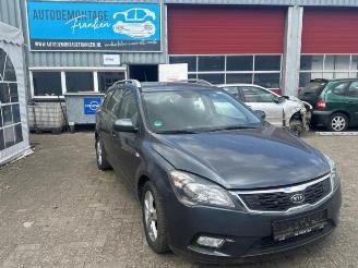 Salvage car Kia Cee d  2010/1