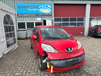 Coche siniestrado Peugeot 107 107, Hatchback, 2005 / 2014 1.0 12V 2006/11