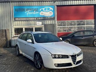 Vrakbiler auto Alfa Romeo 159 159 Sportwagon (939BX), Combi, 2005 / 2012 1.8 TBi 16V 2009/12