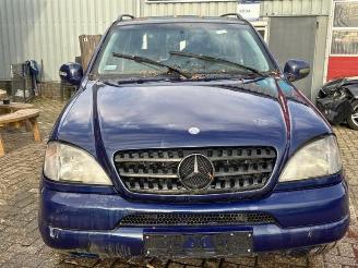 Mercedes ML ML I (163), SUV, 1998 / 2005 320 3.2 V6 18V Autom. picture 2