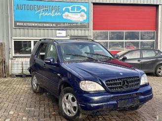 Dezmembrări autoturisme Mercedes ML ML I (163), SUV, 1998 / 2005 320 3.2 V6 18V Autom. 1999/1