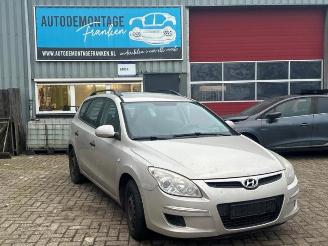  Hyundai I-30 i30 Crosswagon (WWH), Combi, 2007 / 2012 1.6 CRDi 16V VGT HP 2008/6