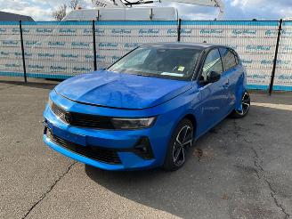 Auto incidentate Opel Astra 1.2 Turbo Elegance 2024/3
