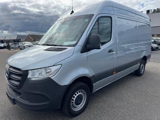 krockskadad bil bedrijf Mercedes Sprinter 315 CDI L2H2 PRO | Geveerde stoel | MBUX | 3.5t AHK voorb.| Cruise | Hout betimmering 2024/11