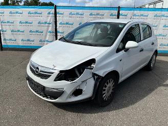 krockskadad bil auto Opel Corsa 1.2 Selection 2014/7