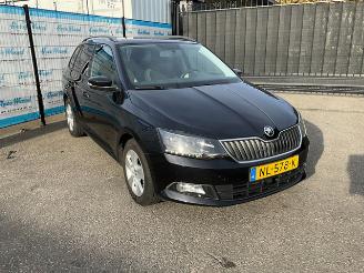 krockskadad bil auto Skoda Fabia 1.2 TSi Combi Ambition Business 2017/6