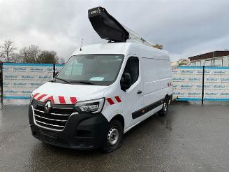 krockskadad bil auto Renault Master 2.3 Hoogwerker 2022/4