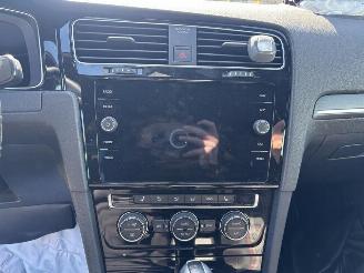 Volkswagen Golf GTI Performance DSG picture 18