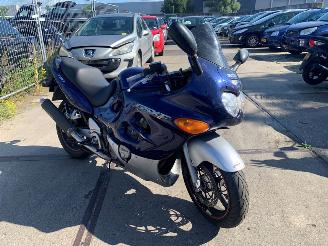krockskadad bil motor Suzuki DL 1000 V-storm  2004/4