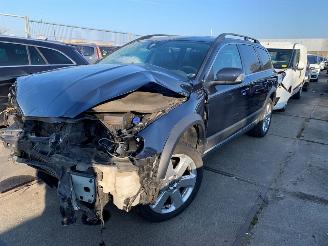 skadebil auto Volvo Xc-70  2012/6
