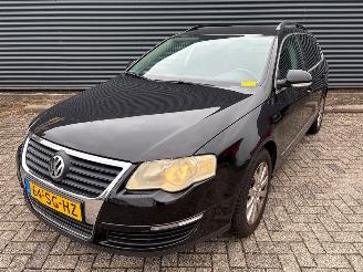 uszkodzony samochody osobowe Volkswagen Passat  2006/1