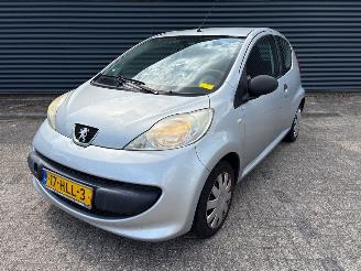 Vaurioauto  passenger cars Peugeot 107  2009/1