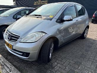uszkodzony samochody osobowe Mercedes A-klasse  2010/6