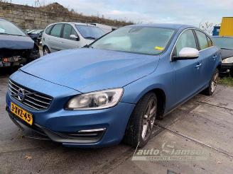 Vrakbiler auto Volvo S-60 S60 II (FS), Sedan, 2010 / 2018 1.6 DRIVe,D2 2014/11