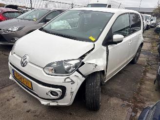 krockskadad bil auto Volkswagen Up!  2013/10